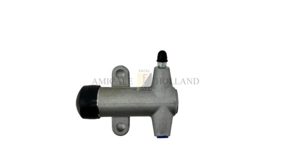 Auxiliary clutch cylinder
